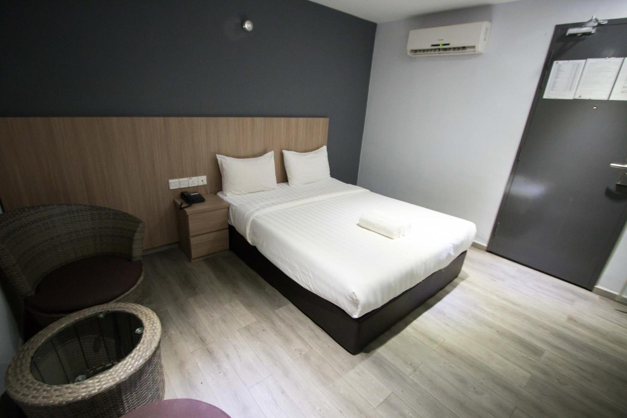 Hotel 99 Pusat Bandar Puchong Buitenkant foto