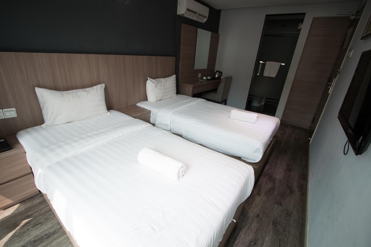 Hotel 99 Pusat Bandar Puchong Buitenkant foto