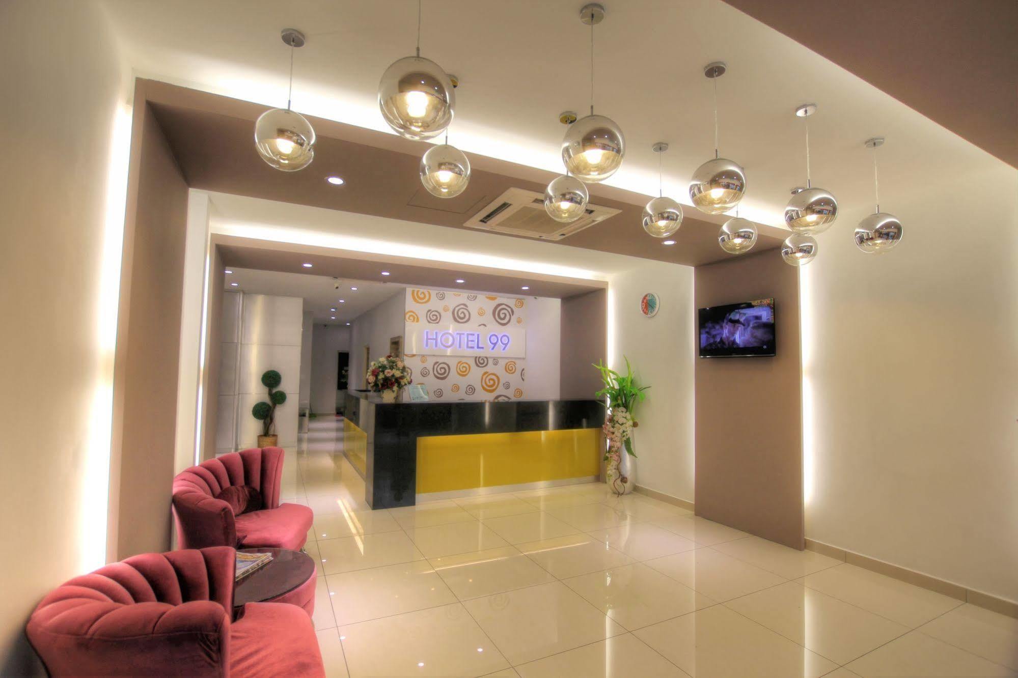 Hotel 99 Pusat Bandar Puchong Buitenkant foto