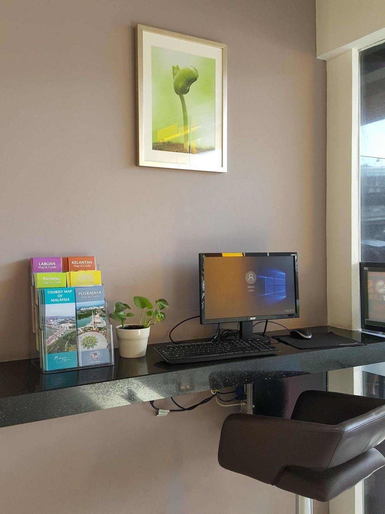 Hotel 99 Pusat Bandar Puchong Buitenkant foto