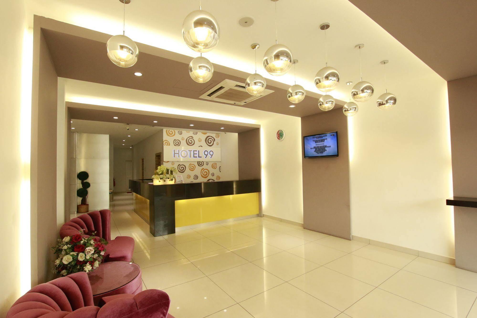 Hotel 99 Pusat Bandar Puchong Buitenkant foto