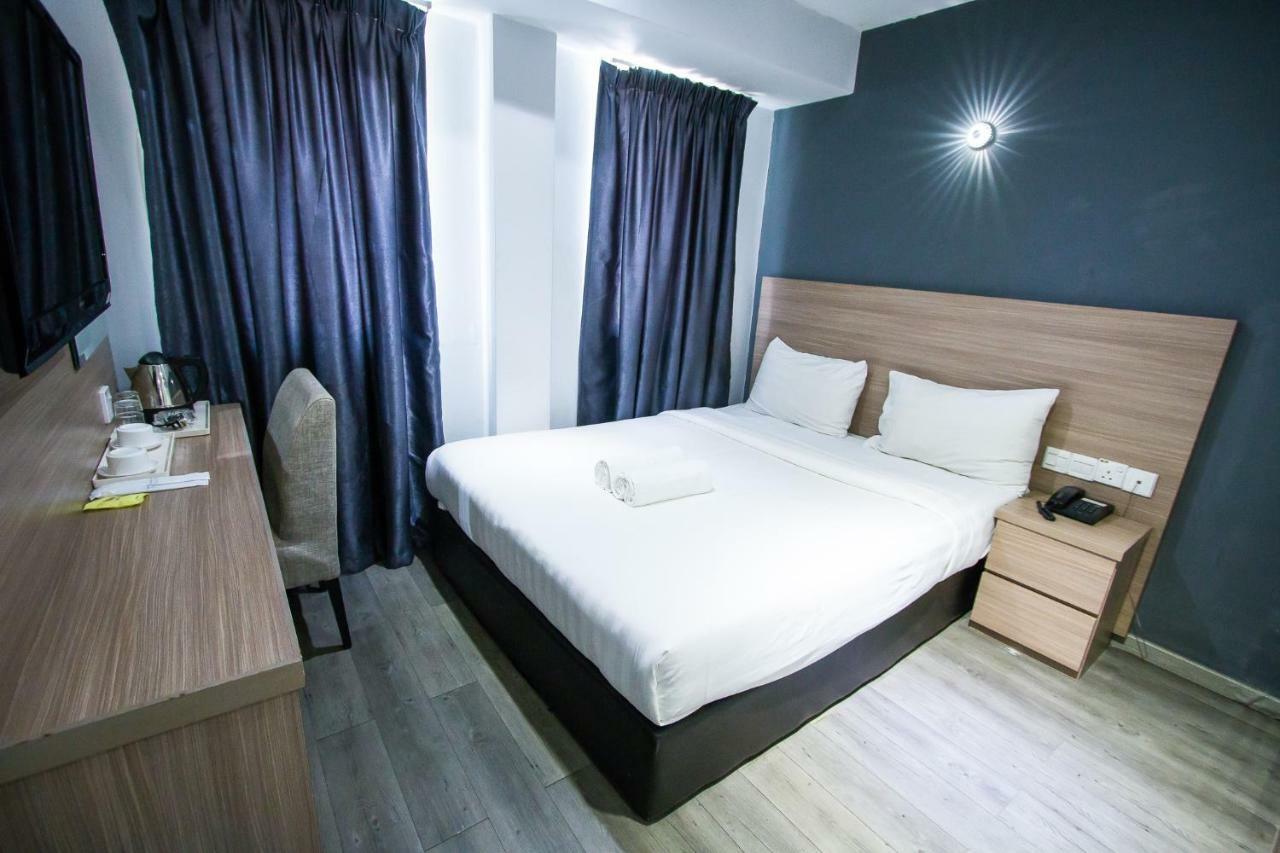 Hotel 99 Pusat Bandar Puchong Buitenkant foto
